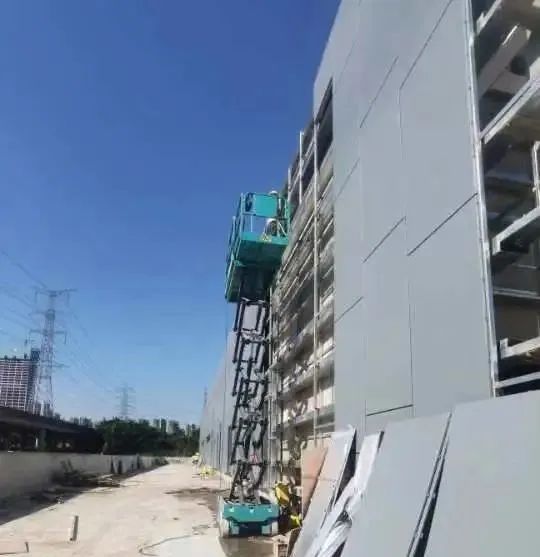 多志成城抗疫情！恒峰g22智能高空机械助力西安方舱医院建设