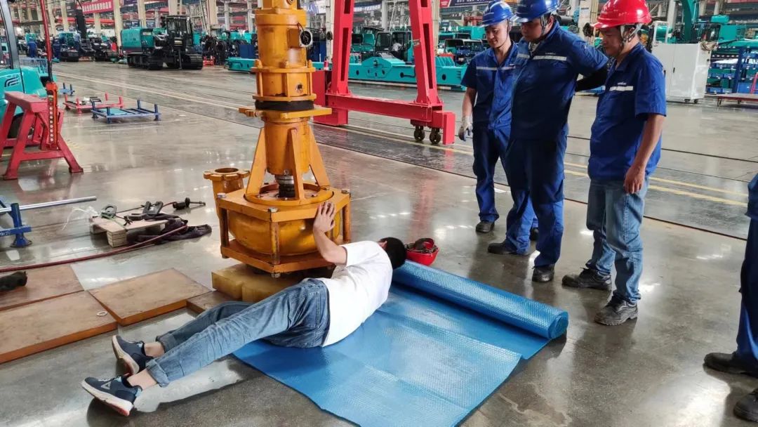 恒峰g22匠心 | 一连驻扎工地近百天，，，，，，为恒峰g22人的坚守与支付点赞