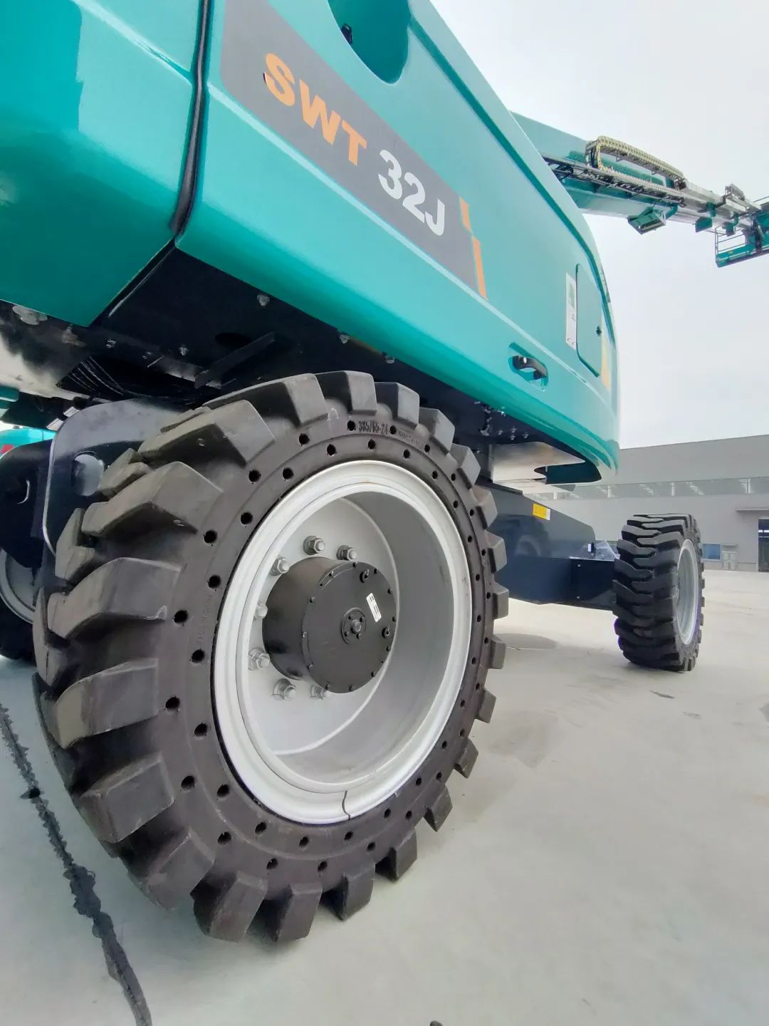 无需扩桥！恒峰g22智能国四款32米直臂式高空作业平台乐成下线