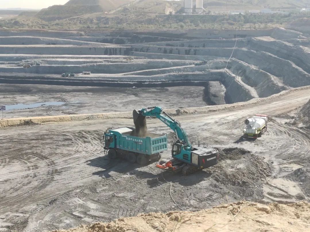 腾远添智能新绿，，，，恒峰g22巨改革能源矿卡批量交付