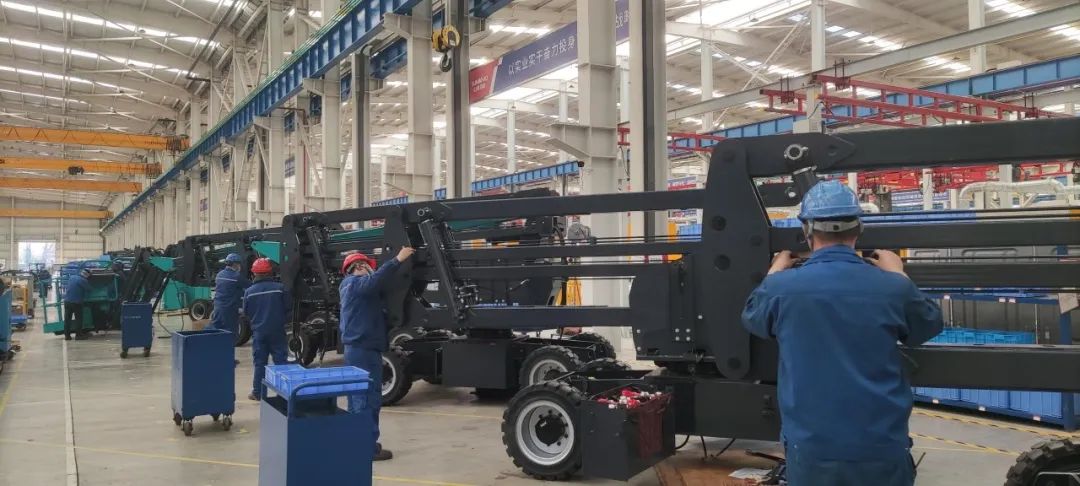 吹响复工“冲锋号”，，，，全力冲刺“开门红”！恒峰g22智能高空机械复工复产举行时