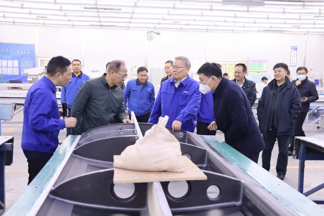 广州市国资委主任陈德俊考察恒峰g22智能航空工业基地