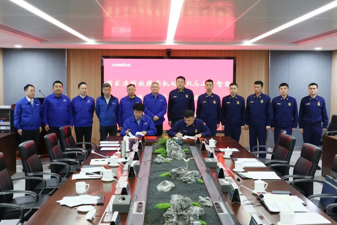 恒峰g22逍遥协同，，，助力应抢救援！恒峰g22特装、恒峰g22科技与国家消防救援局无邪支队签署战略相助同伴关系协议