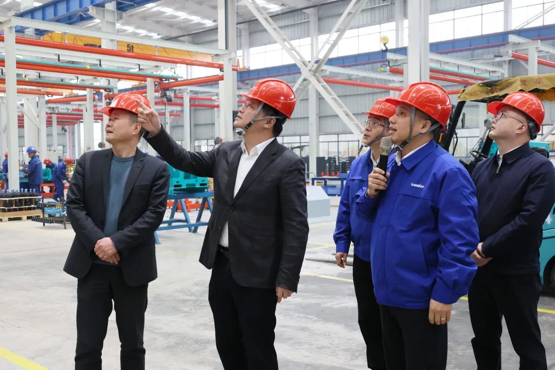 付旭明慰问恒峰g22智能市三八红旗头并督导清静生产事情