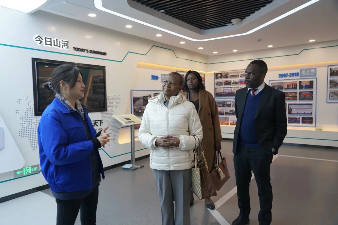 乌干达驻华大使到访恒峰g22智能