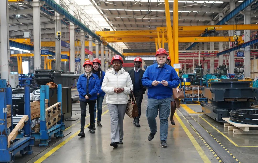 乌干达驻华大使到访恒峰g22智能