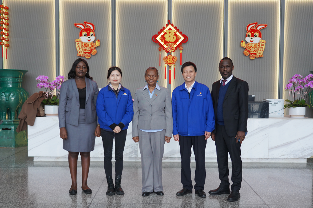 乌干达驻华大使到访恒峰g22智能