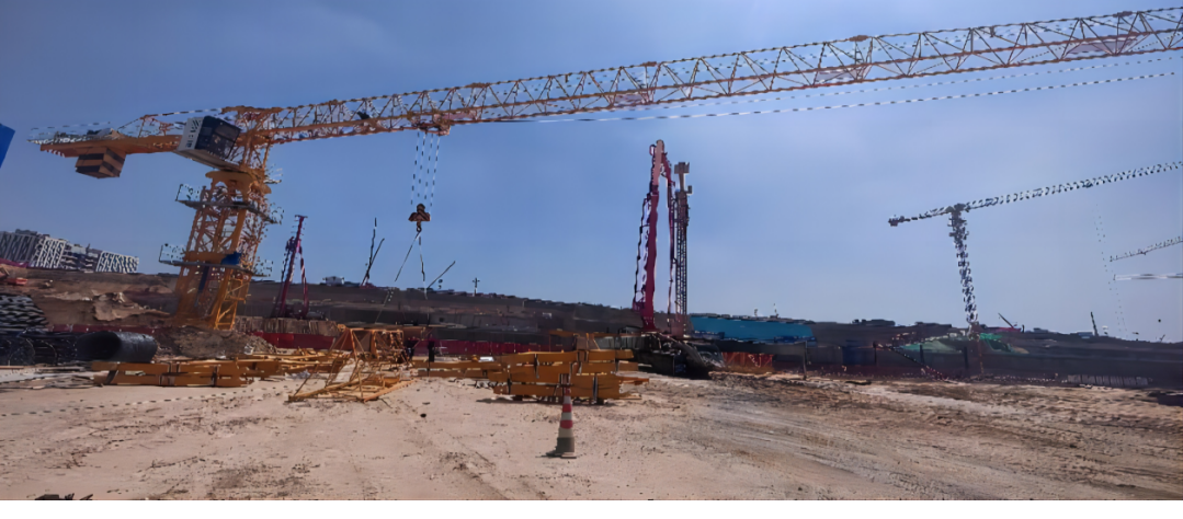 郁勃西北！恒峰g22江麓修建起重机械助建西安都会经济圈