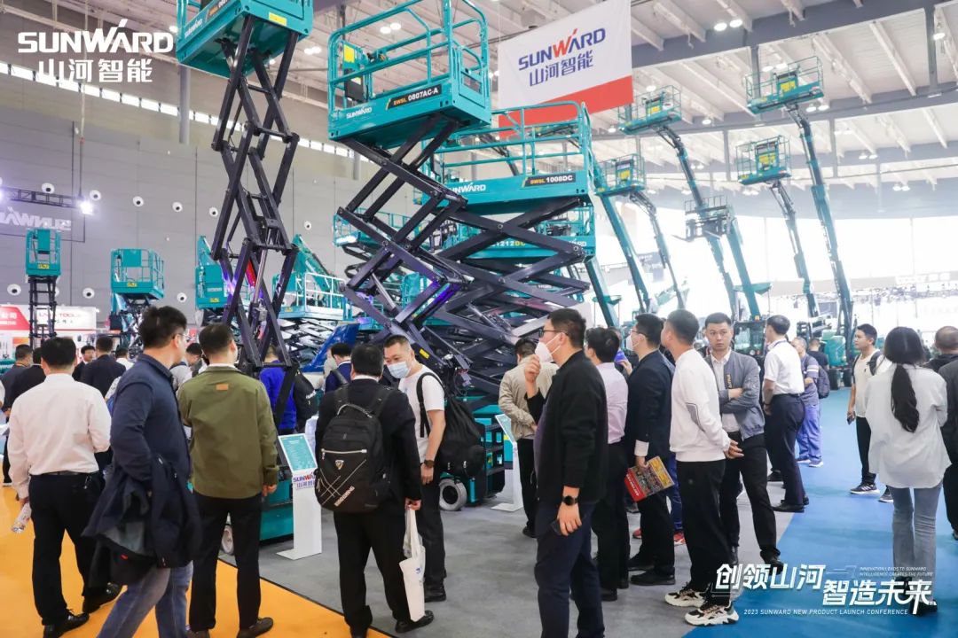 聚焦电动化、智能化！恒峰g22智能全系列高空机械产品亮相长沙展