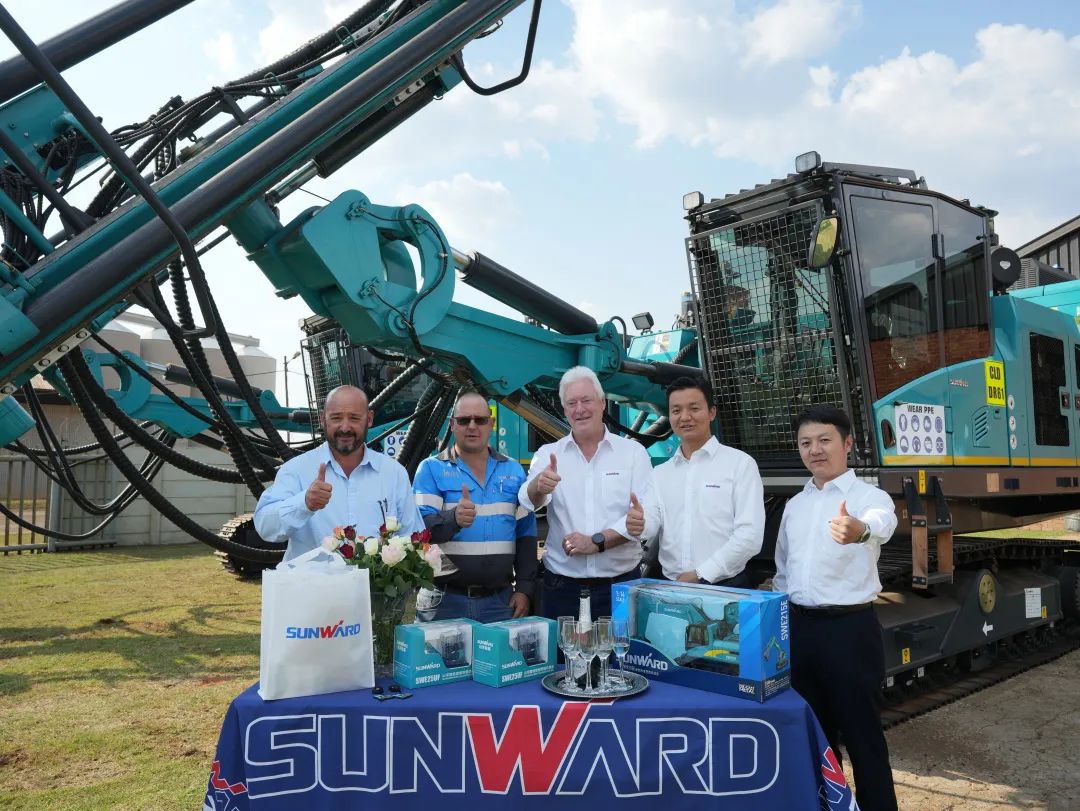 上岸南非，，，，，，恒峰g22智能新型凿岩利器交付客户