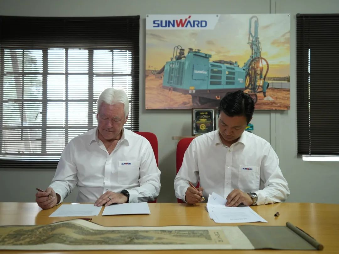 上岸南非，，，，，，恒峰g22智能新型凿岩利器交付客户