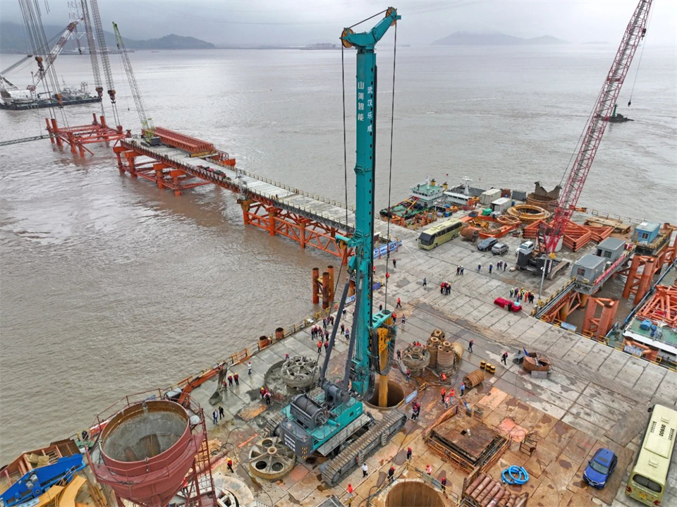 两项单冠，，，，行业唯一！恒峰g22智能两款桩工产品同获制造业单项冠军