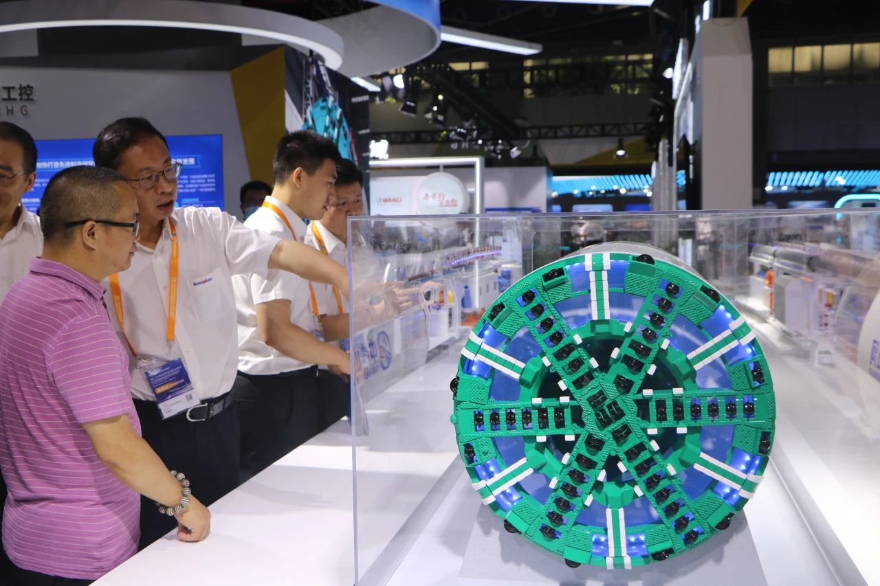 中铁恒峰g22亮相首届广州大湾区国际轨道交通工业生长论坛暨展览会