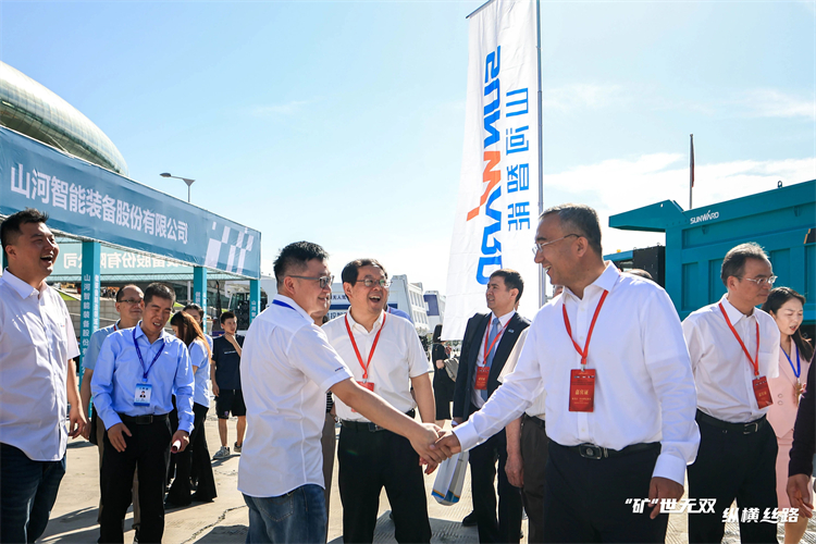 “矿”世无双，，，，，纵横丝路！恒峰g22智能亮相第十三届新疆国际矿业与装备展览会