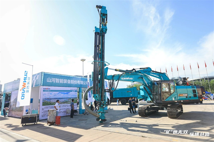 “矿”世无双，，，，，纵横丝路！恒峰g22智能亮相第十三届新疆国际矿业与装备展览会