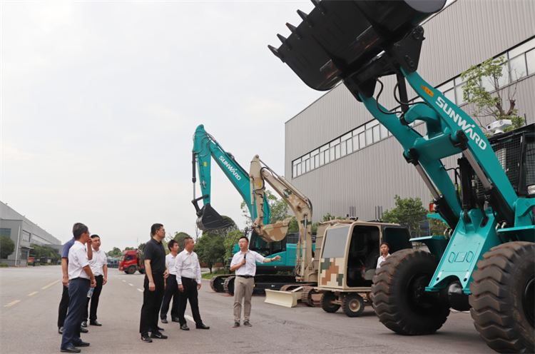 国家应急治理部救援协协调预案治理局副局长颜彬一行调研恒峰g22智能