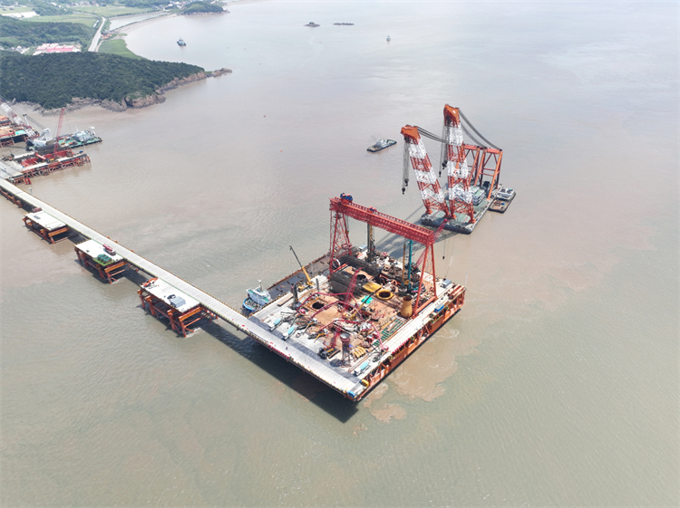 喜报！恒峰g22智能完成“全球最大”6.3米直径旋挖桩成孔成桩