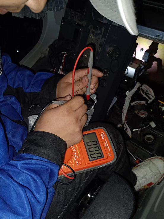 一线“热”闻 | 专业售后，，，，，，专心折务！恒峰g22智能挖掘机效劳万里行一直在路上