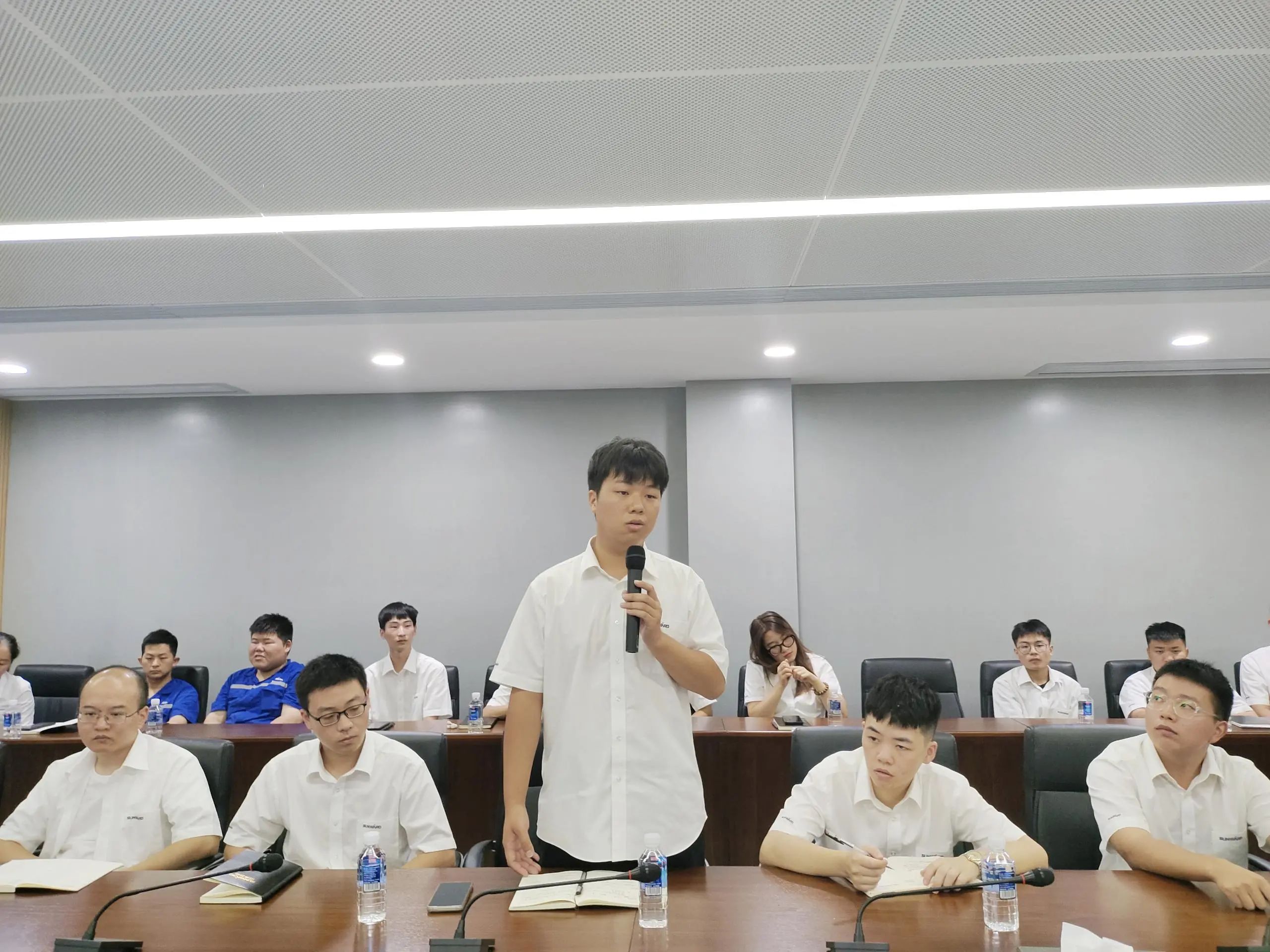 泛论心声，，，，，共话未来！这场应届结业生员工座谈会，，，，，很暖，，，，，很知心！