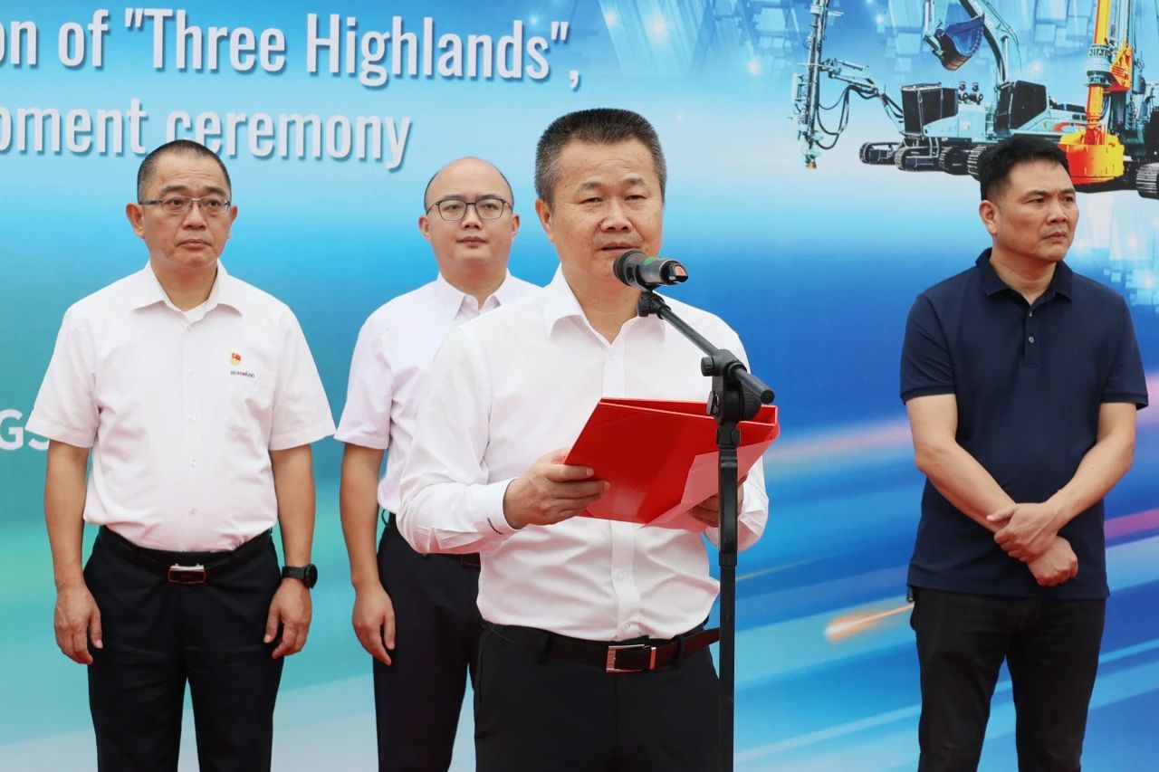 一连进军国际市。。。。。。『惴錱22智能近百台装备集中发货