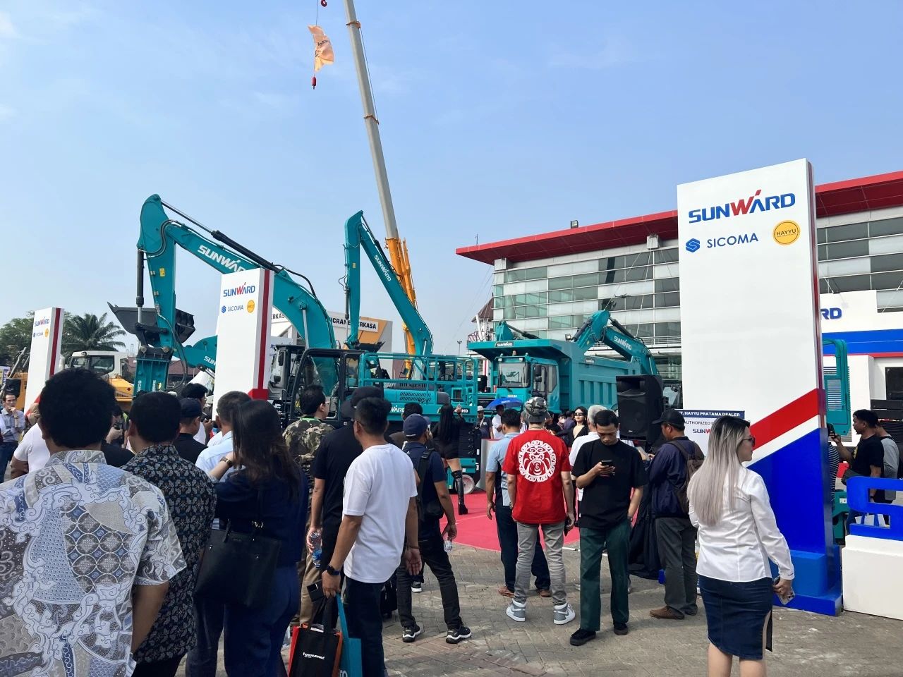 深耕细作，，，，，，逆势增添！恒峰g22智能艳服亮相印尼雅加达矿业展