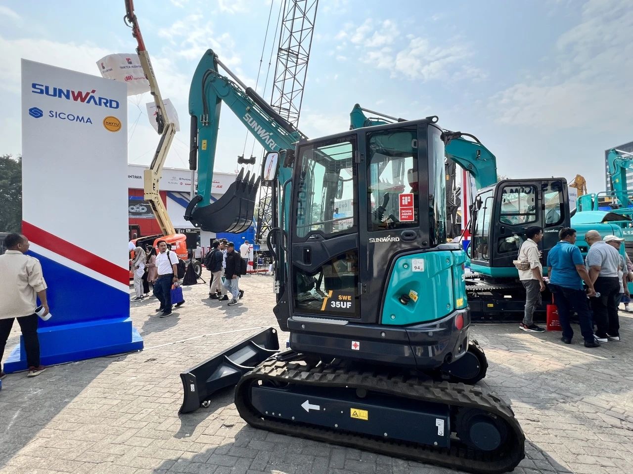 深耕细作，，，，，，逆势增添！恒峰g22智能艳服亮相印尼雅加达矿业展