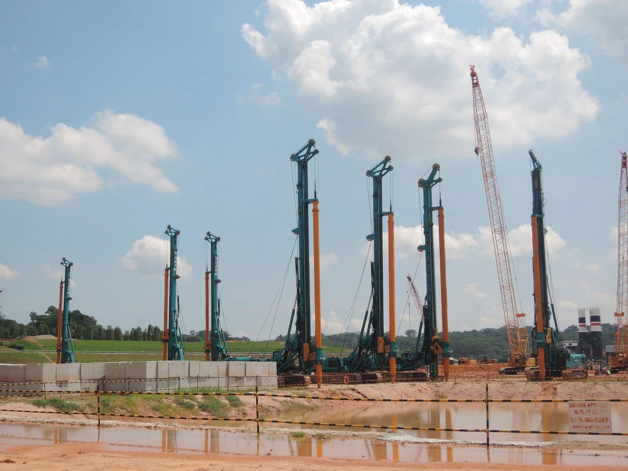 “恒峰g22绿”绽放“一带一起”