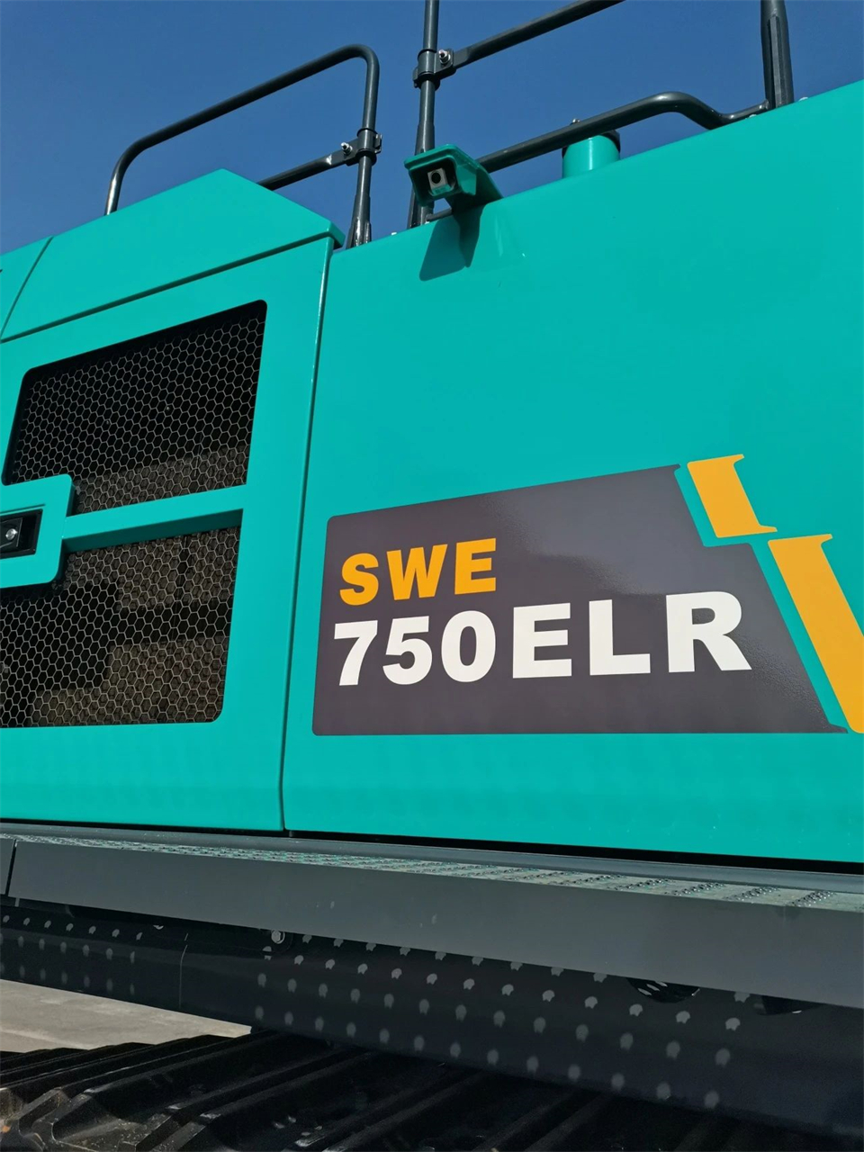 定制开发、功效更强！恒峰g22智能SWE750ELR加长臂液压挖掘机下线交付