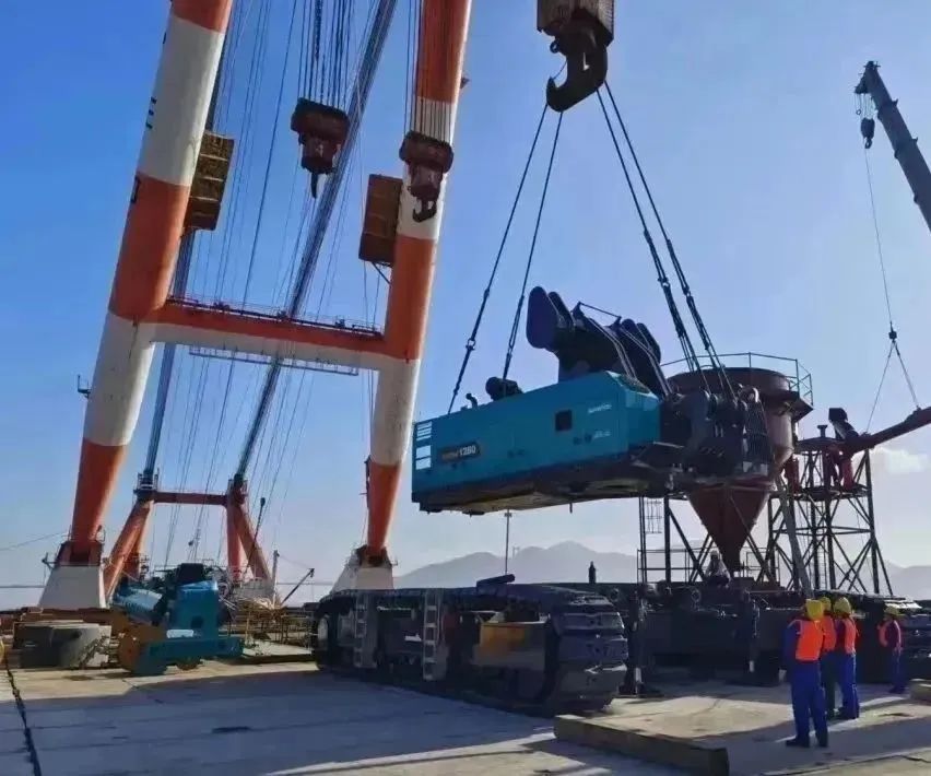 周全告捷！恒峰g22智能超等旋挖钻机圆满完成甬舟铁路西堠门公铁两用大桥桩基施工使命