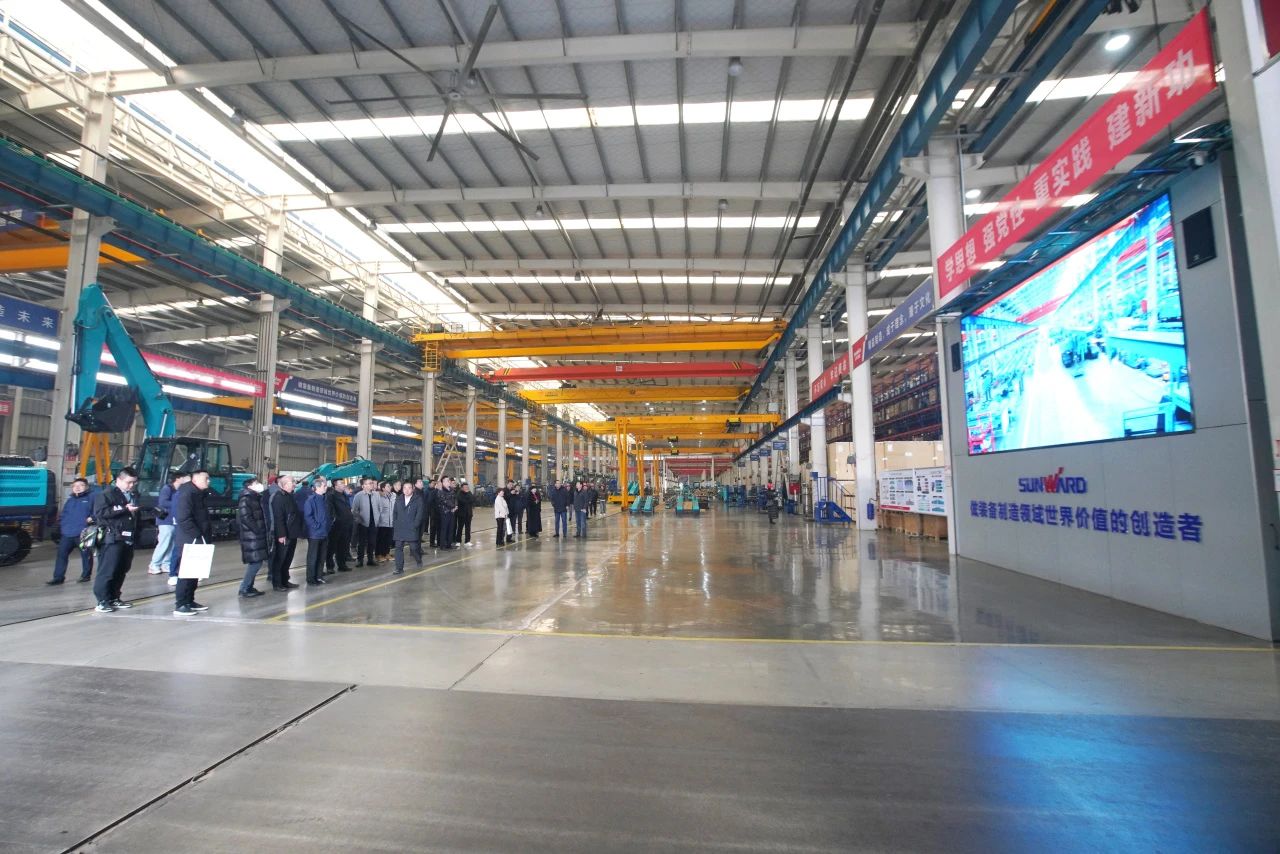 启新程，，，，向未来！恒峰g22矿岩揭牌庆典暨新春发货仪式圆满举行