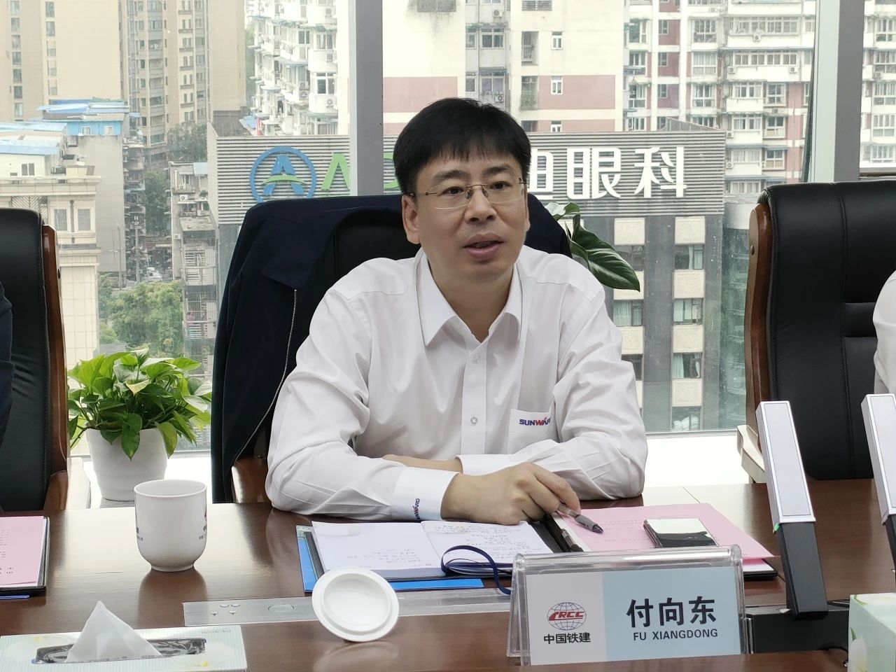 顺应新形势，，，，，，追求新相助！恒峰g22智能到访中铁二十三局