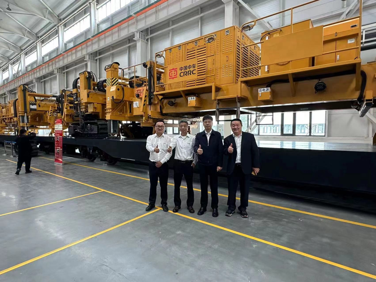 CPH-30J道岔铺换机组全球宣布！恒峰g22智能与宝鸡中车时代共绘铁路装备新篇章！