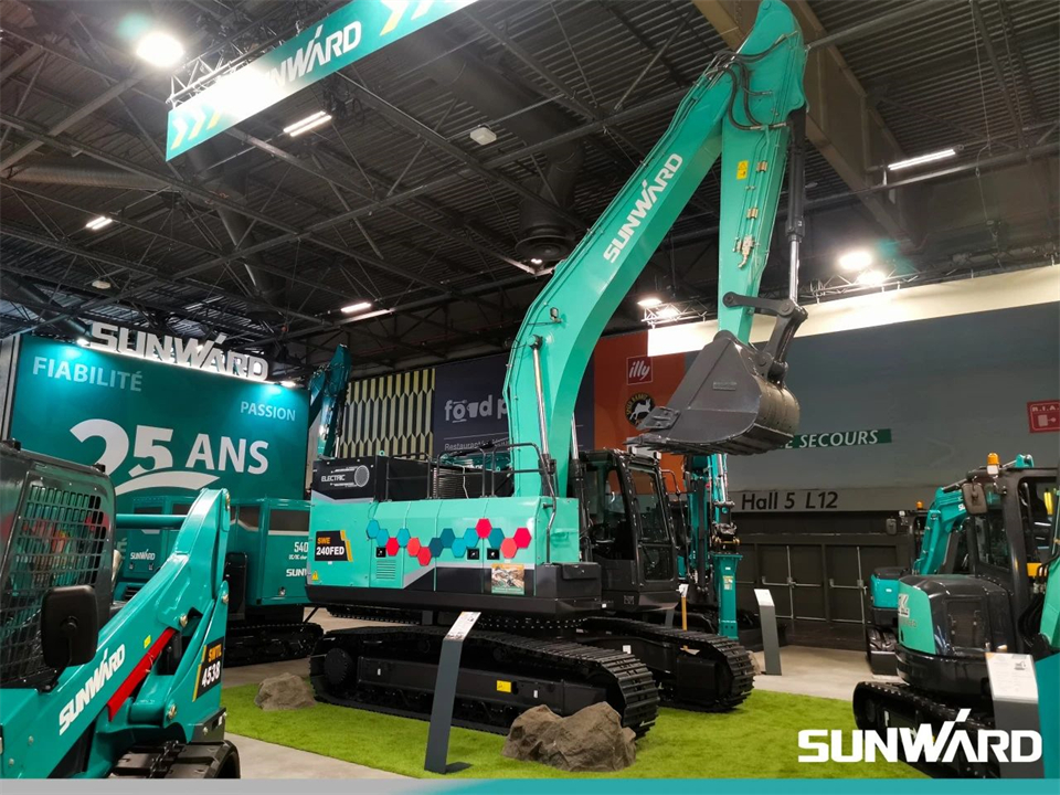 恒峰g22智能携立异效果亮相2024年法国巴黎工程机械展