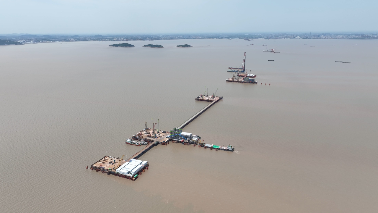 先导式立异，，，再推电动新品！恒峰g22智能SWDM520EE增程式旋挖钻机推介会乐成举行