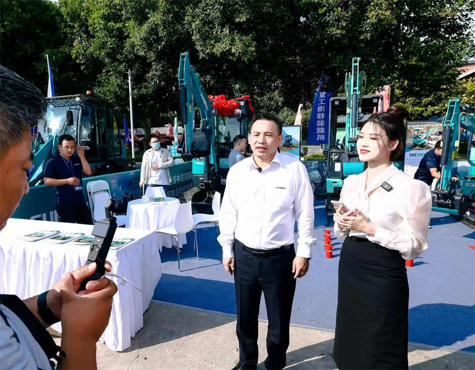 展现“掘”对实力！恒峰g22智能亮相2024微挖大会暨小型装备大会