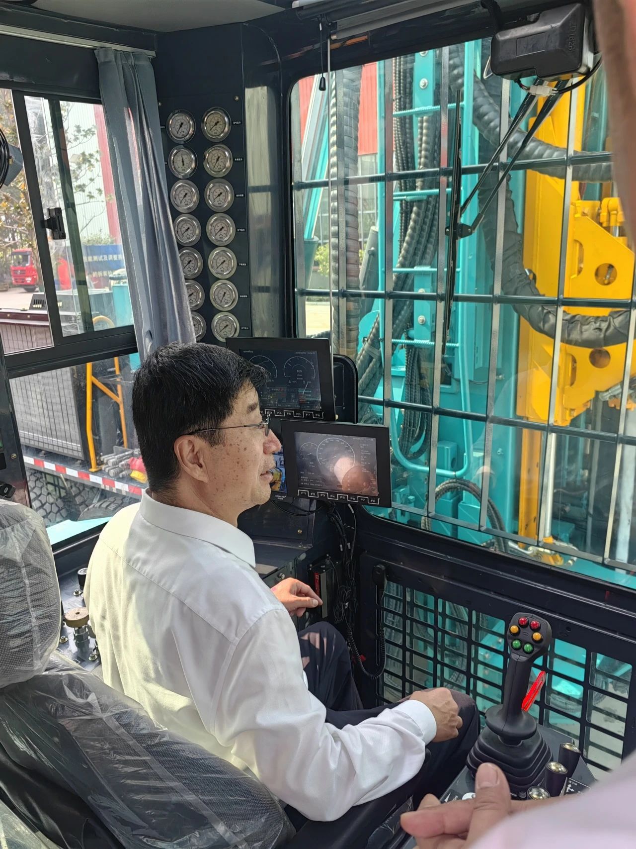 恒峰g22智能创新设备亮相全国矿山钻探（应急接济）技术较量