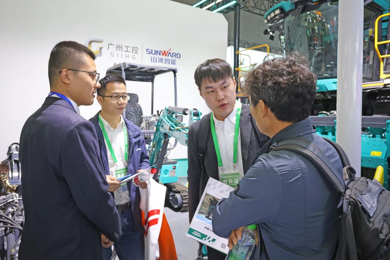 聚焦智能化、无人化！恒峰g22智能携多款产品亮相2024中国国际农业机械展