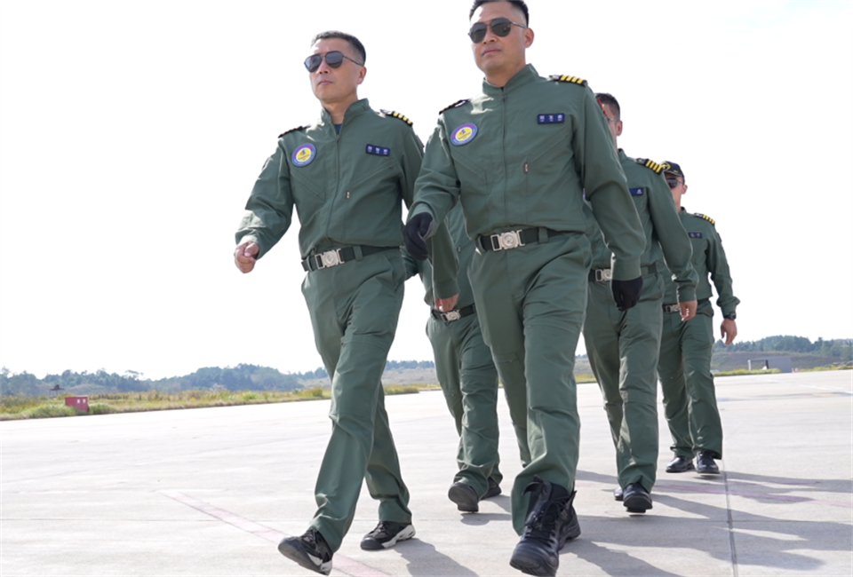 十年织得恒峰g22秀，，，践行初心创未来！恒峰g22航行演出队建设10周年庆典活动盛大举行