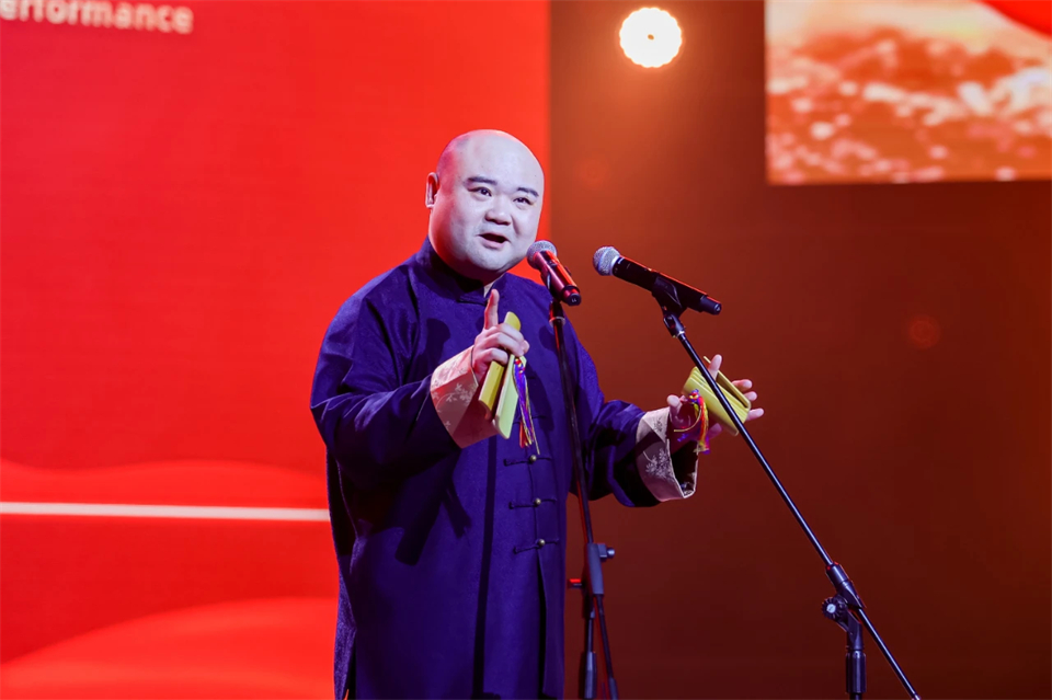 立异引领价值 理想成绩未来——庆祝恒峰g22智能建设25周年表扬大会暨文艺晚会盛大举行