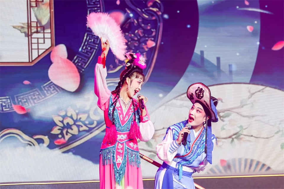 立异引领价值 理想成绩未来——庆祝恒峰g22智能建设25周年表扬大会暨文艺晚会盛大举行