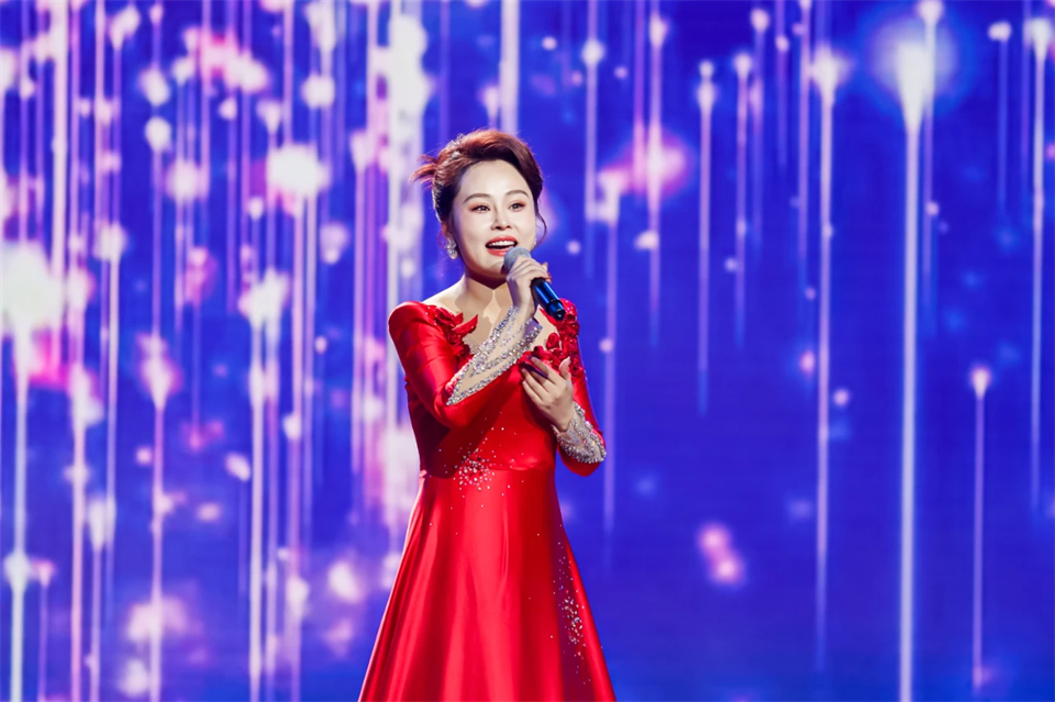 立异引领价值 理想成绩未来——庆祝恒峰g22智能建设25周年表扬大会暨文艺晚会盛大举行