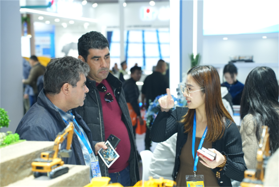 智造空间，，，，价值共生！广州恒峰g22精彩亮相2024上海宝马展