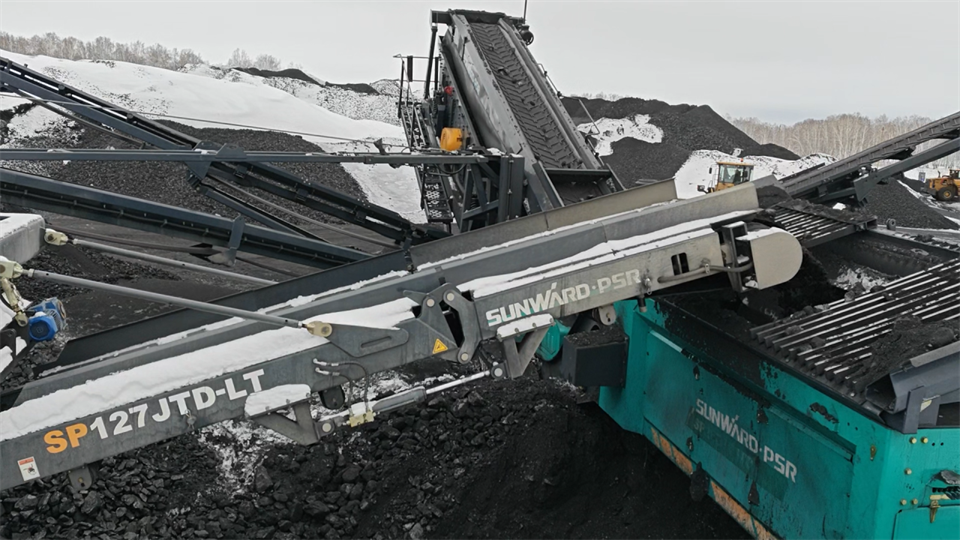 不惧-30℃极寒挑战，，，，，，恒峰g22普石勒破碎筛分装备稳固运行！