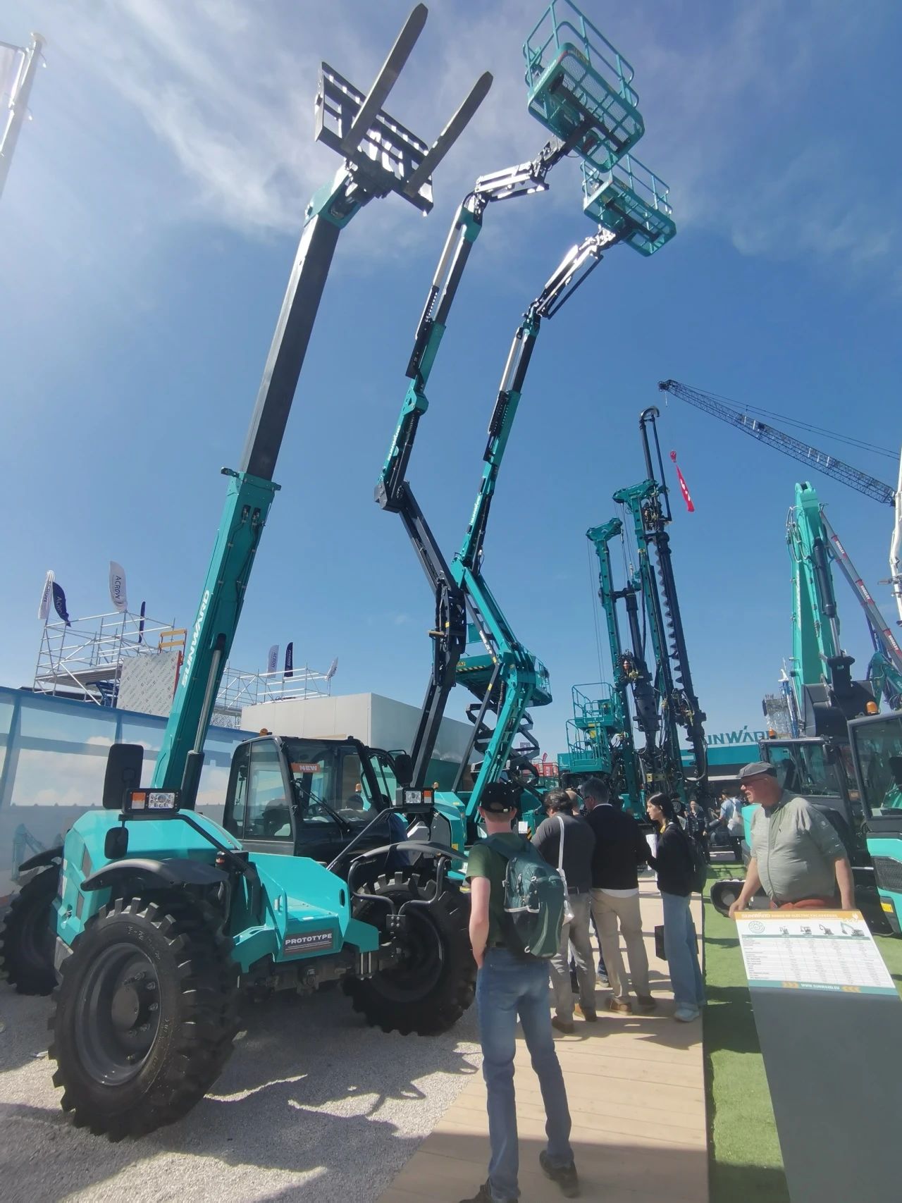 恒峰g22智能高空机械闪灼Bauma 2025！ 新能源手艺与立异产品获全球瞩目