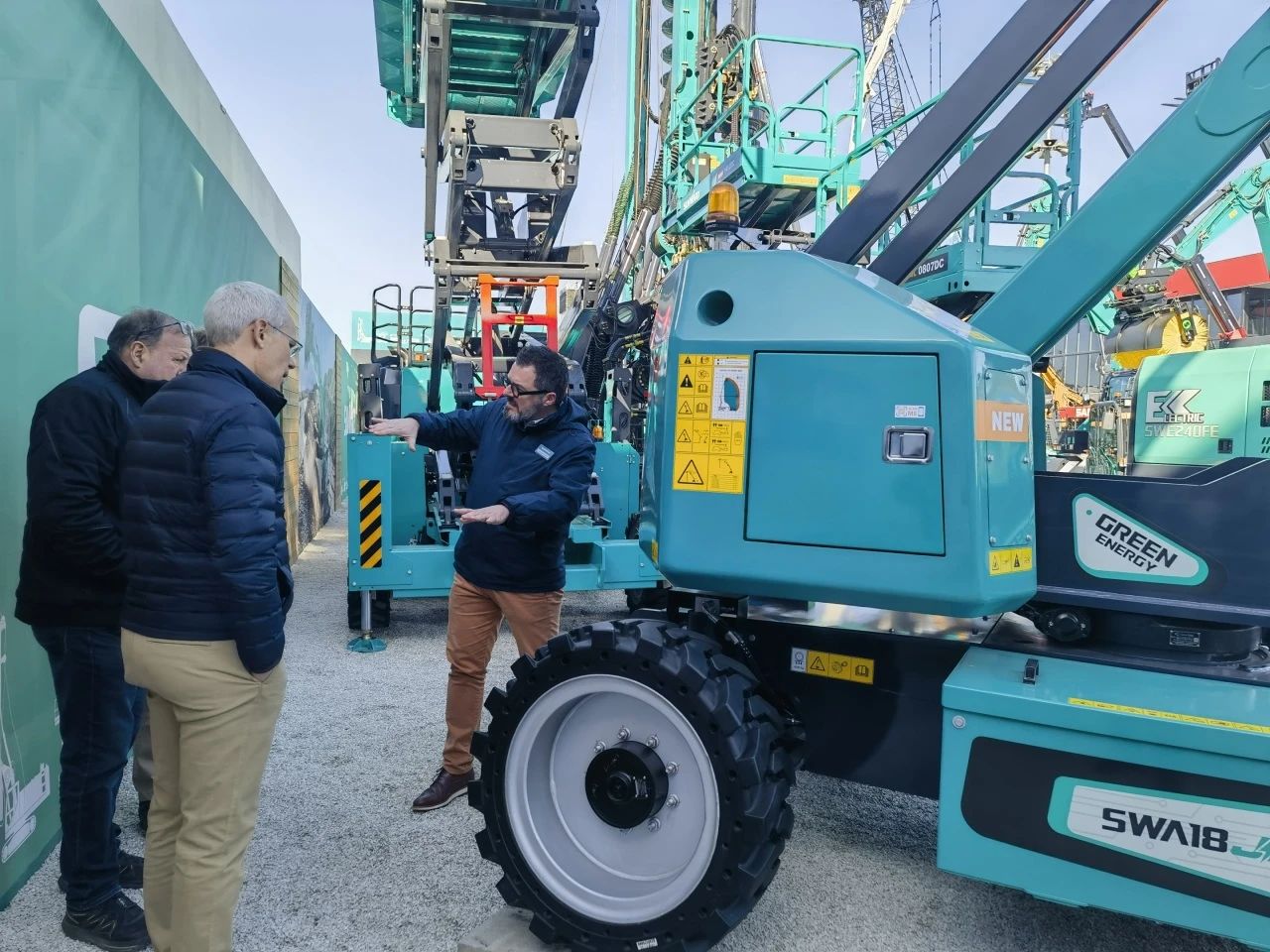 恒峰g22智能高空机械闪灼Bauma 2025！ 新能源手艺与立异产品获全球瞩目