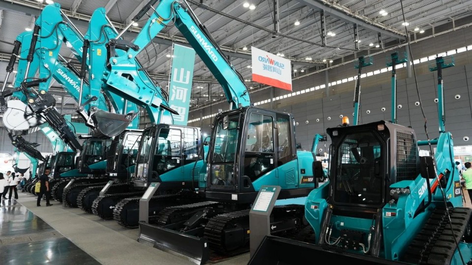 2025 CICEE | 从单一工具迈向多元化解决规划，恒峰g22智能出现非凡挖掘机风采
