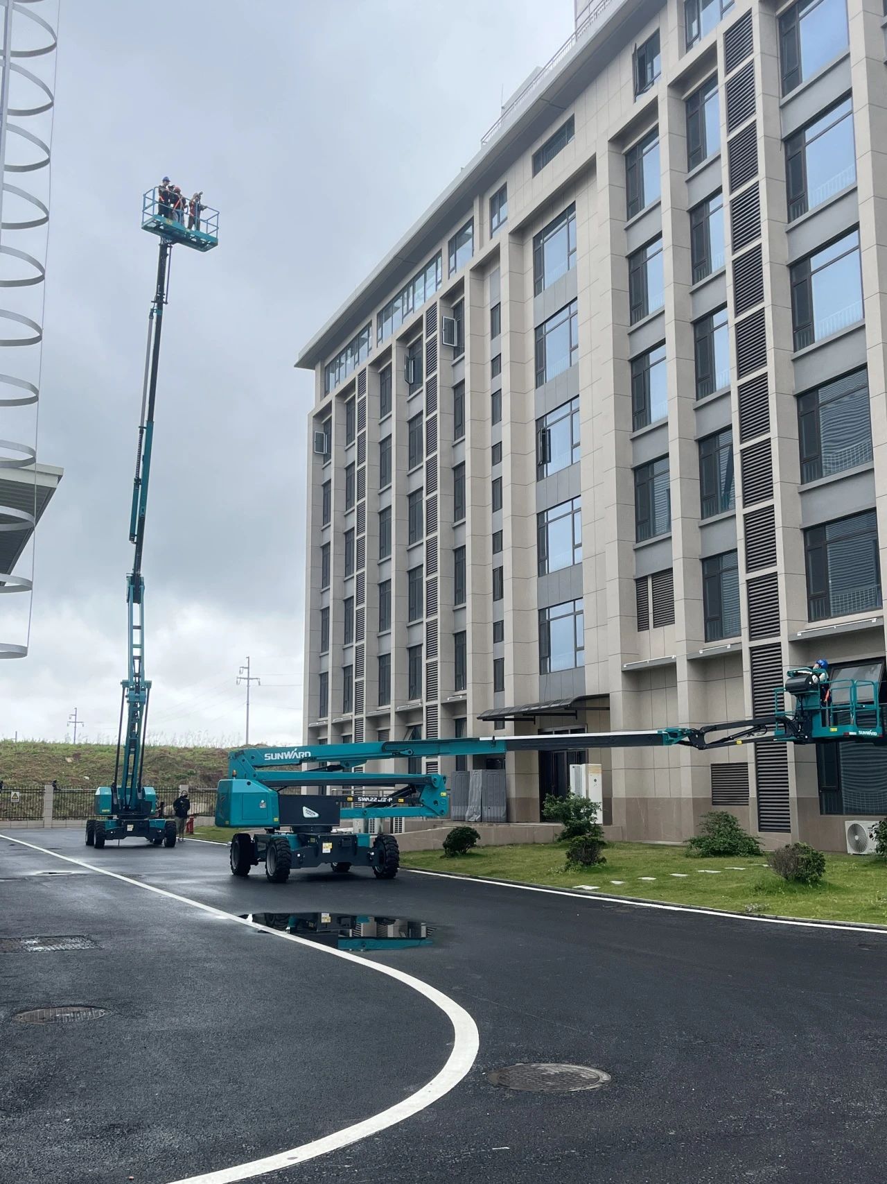 恒峰g22智能高空机械亮相《最先推理吧3》，，，与明星共赴