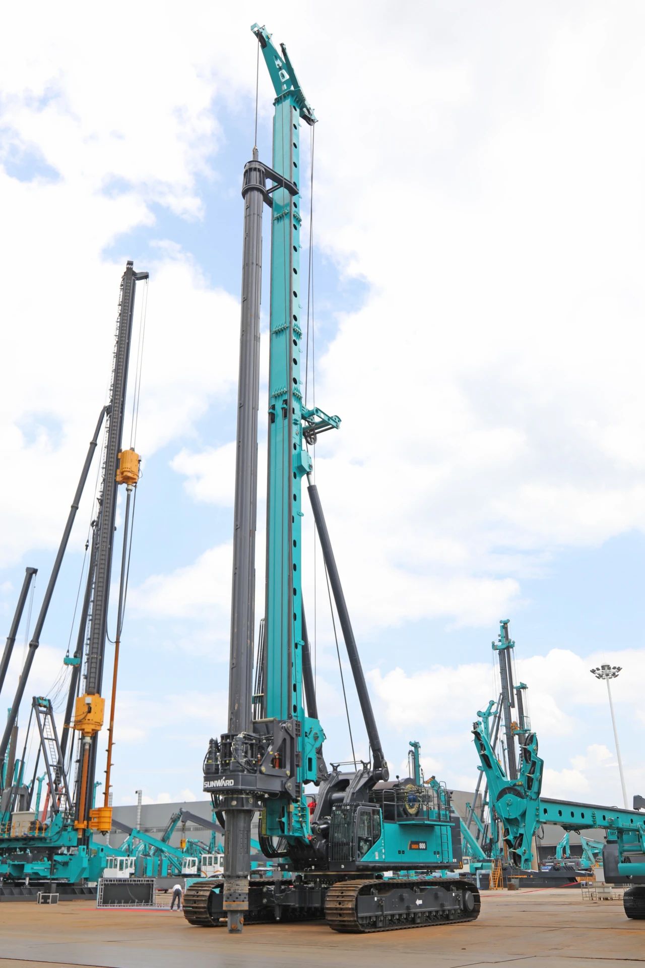 “破纪录王者”再出征！恒峰g22智能SWDM800旋挖钻机乐成交机