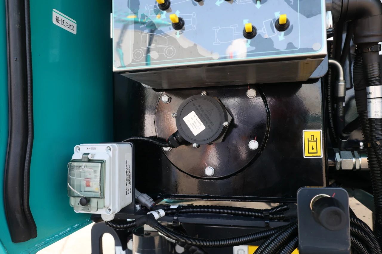 手艺新标杆！恒峰g22智能SWA22J-P柴动曲臂式高空作业平台下线！