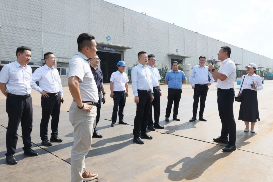 共商相助，，，，建华控股有限公司董事长汪贵华到访恒峰g22智能